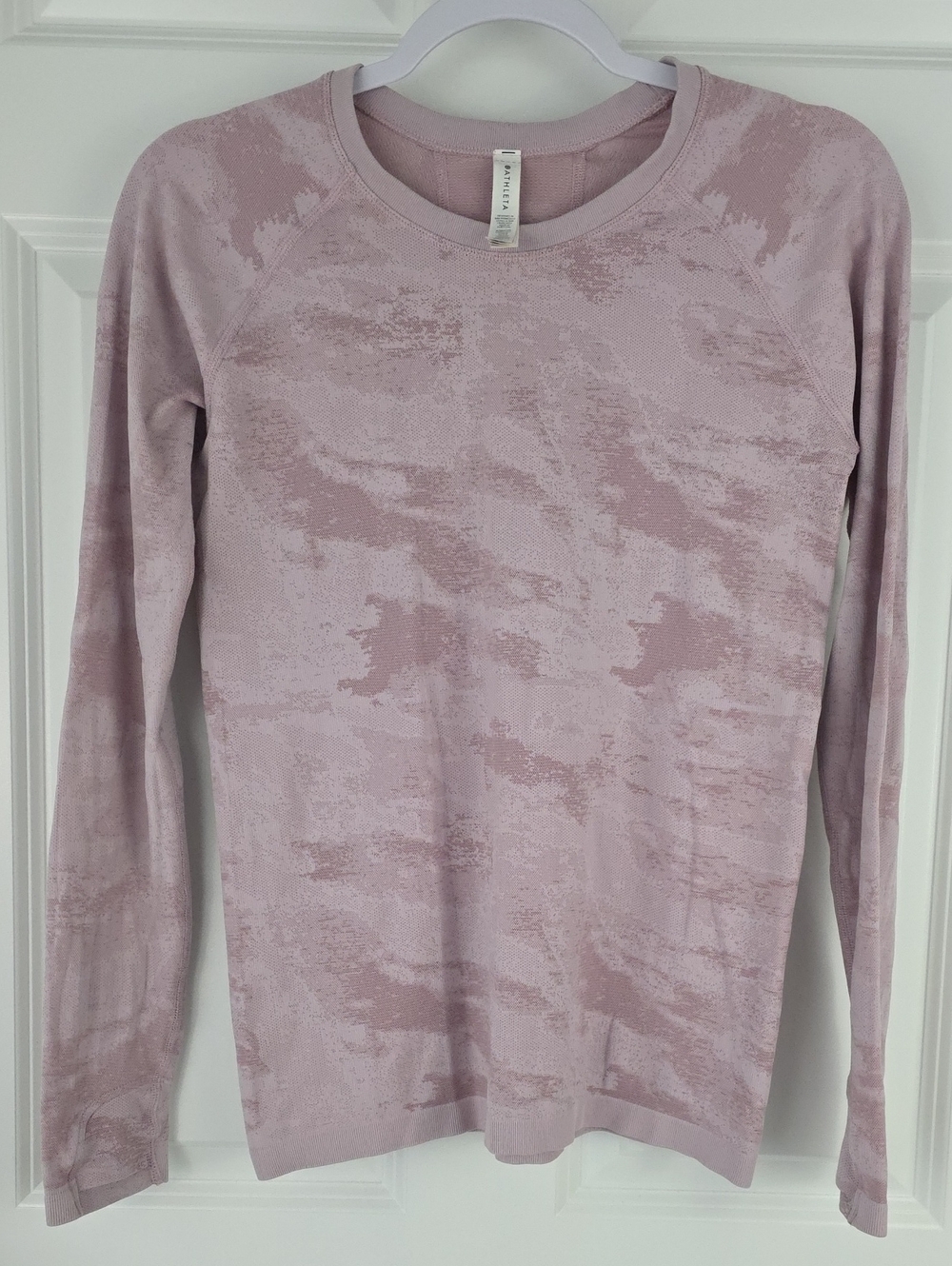 Athleta Pink/lilac Camo Long Sleeve Active Pullover Stretchy Top Size Medium.